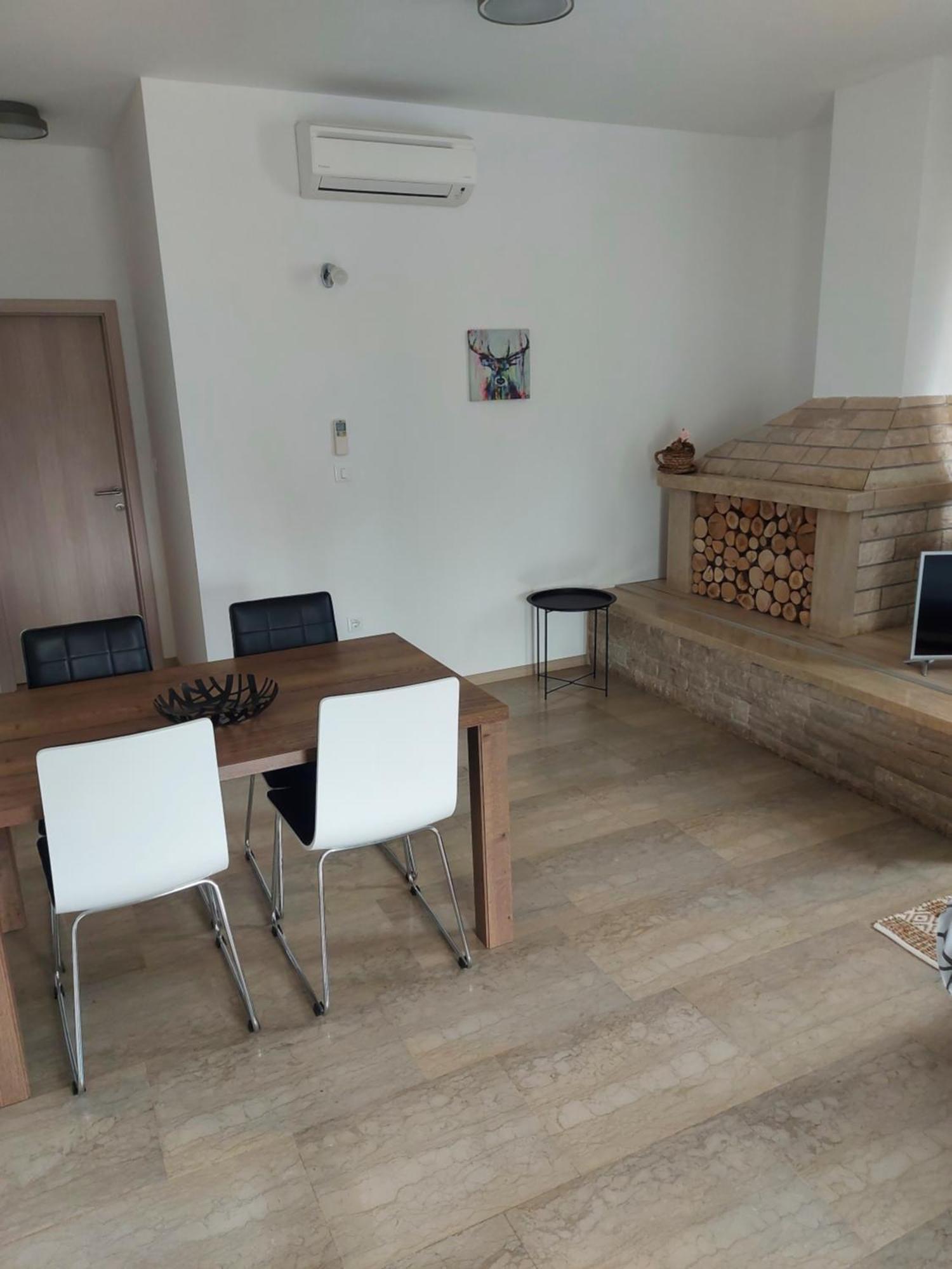Guest House Flora Pazin Quarto foto